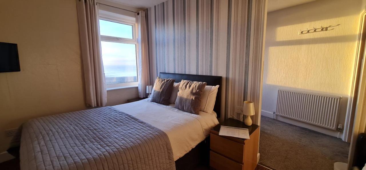 Ocean Bay Hotel Blackpool Bagian luar foto
