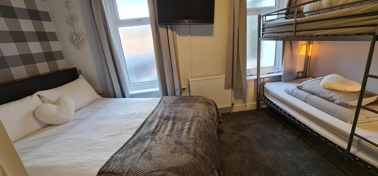 Ocean Bay Hotel Blackpool Bagian luar foto