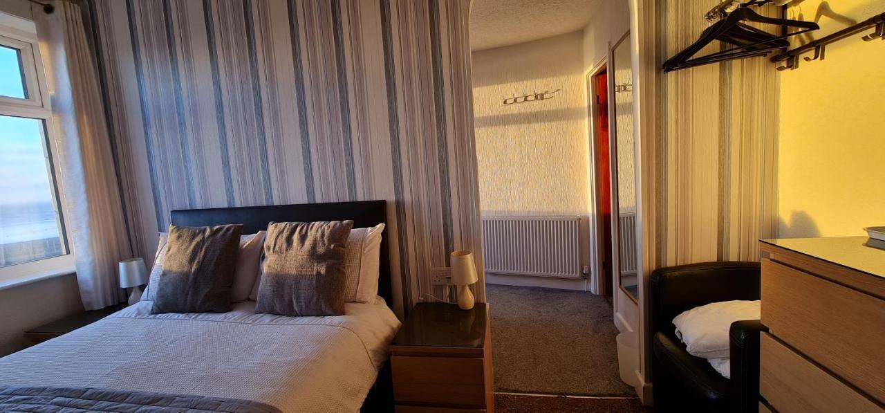 Ocean Bay Hotel Blackpool Bagian luar foto