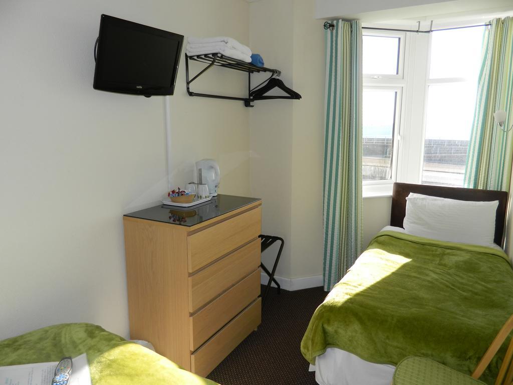 Ocean Bay Hotel Blackpool Bagian luar foto