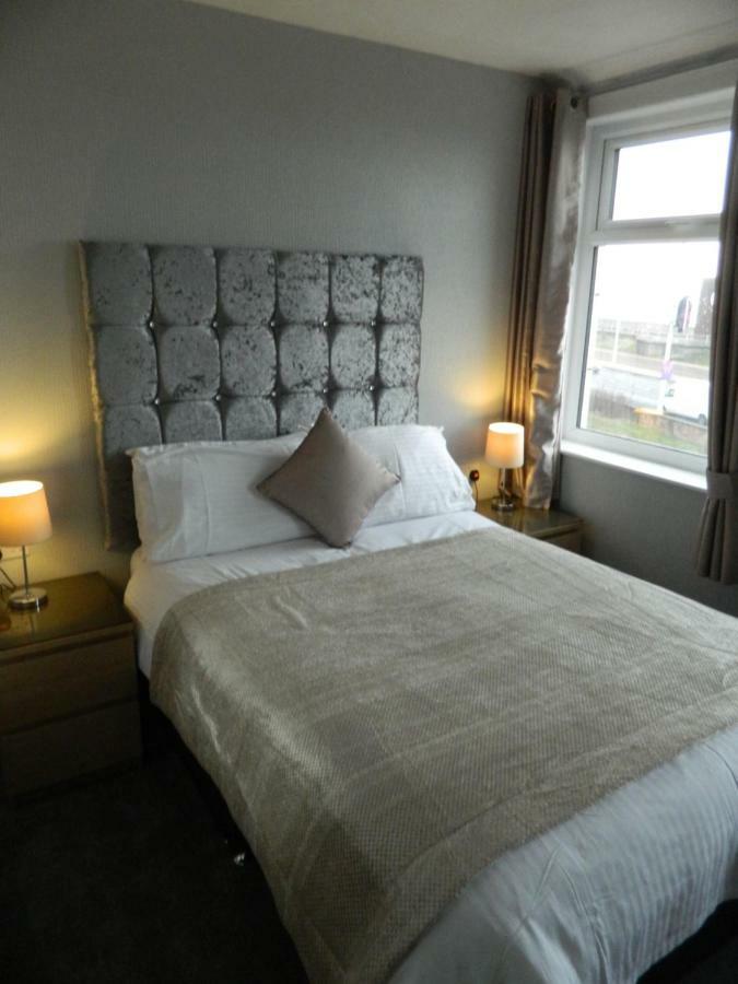 Ocean Bay Hotel Blackpool Bagian luar foto