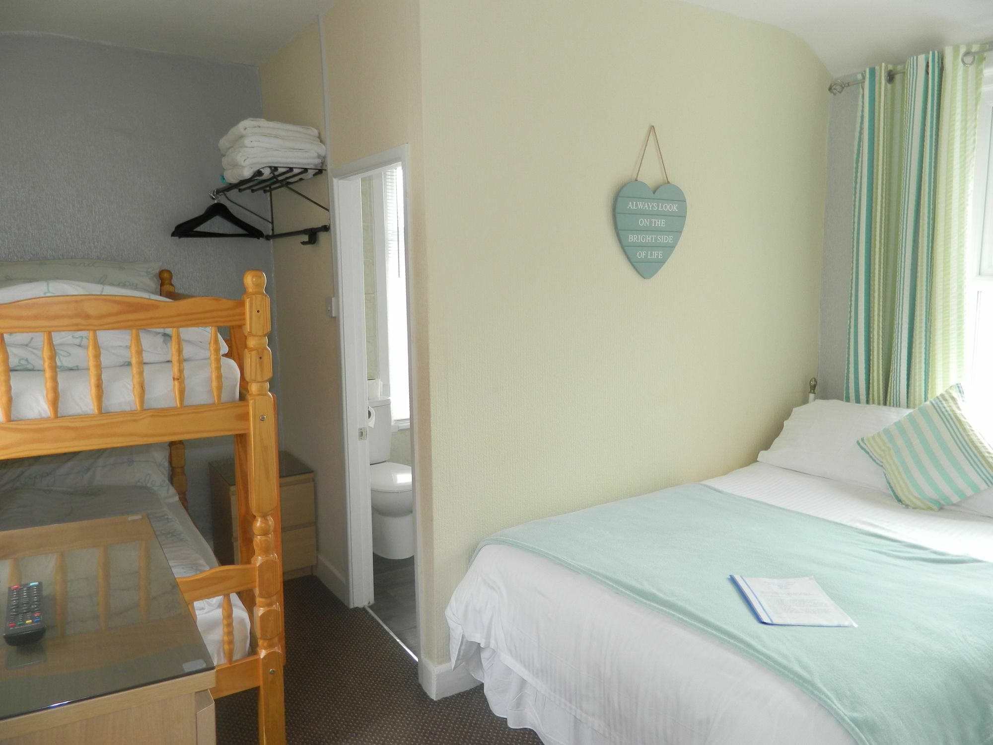 Ocean Bay Hotel Blackpool Bagian luar foto